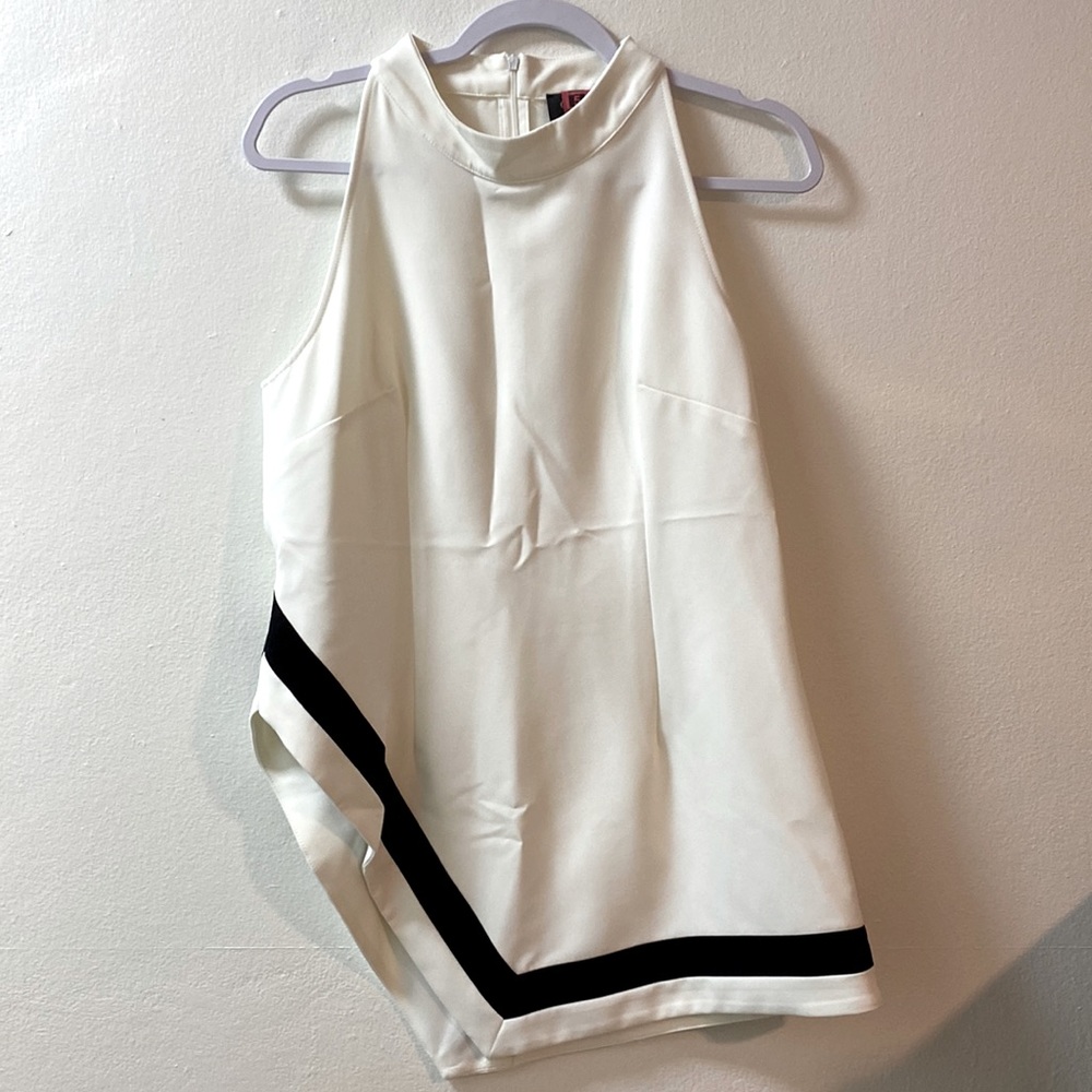 Amazing, Elegant and just Different Gracia Top NWOT